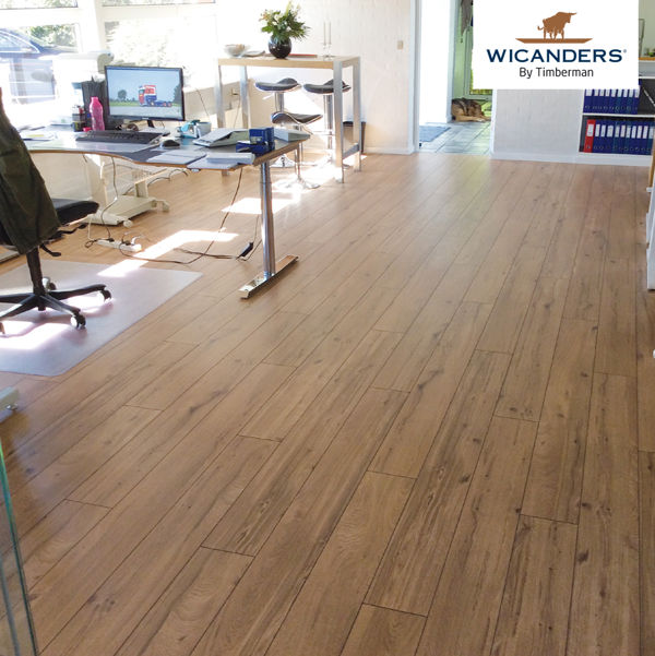 Kontorlokale med Wicanders Artcomfort Prime Rustic Oak