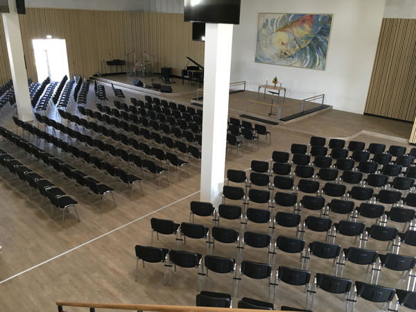 Kirke med Wicanders Hydrocork Arcadian Soya Pine