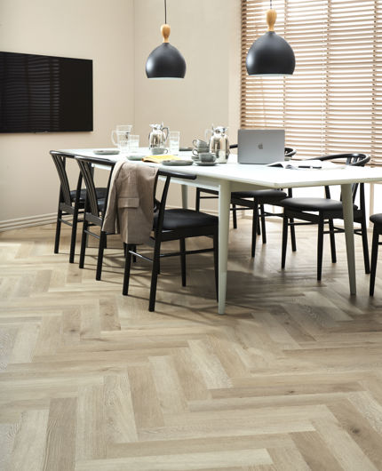 Timberman har designet smukt og slidstærkt sildebensgulv til erhvervslivet