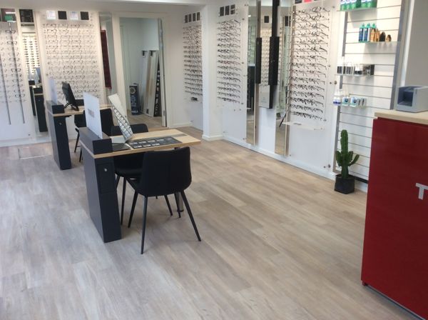 Optiker med Wicanders Hydrocork Sawn Bisque Oak