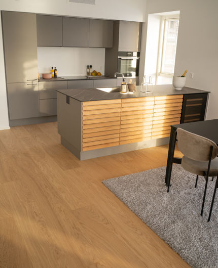 5.000 kvadratmeter trægulv leveret til nye boliger i Nørresundby