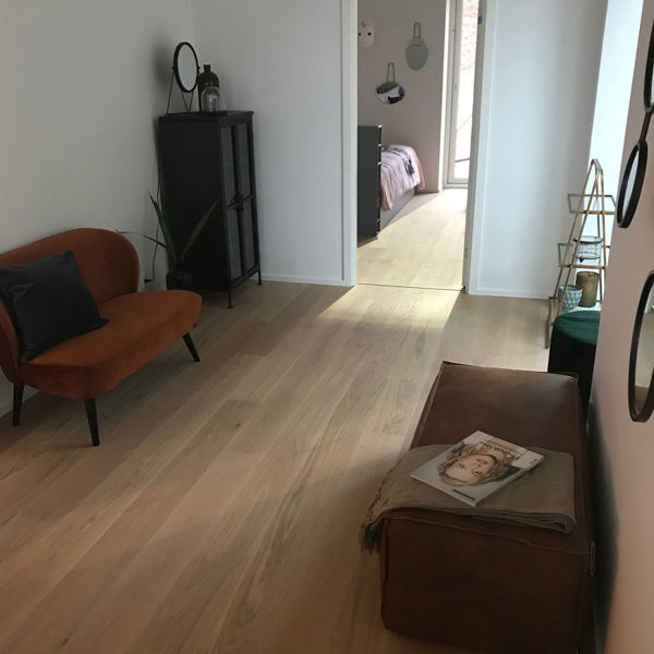 Stue med Timberman Plank Eg