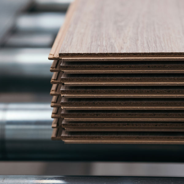 Elementer gulv i fabrik