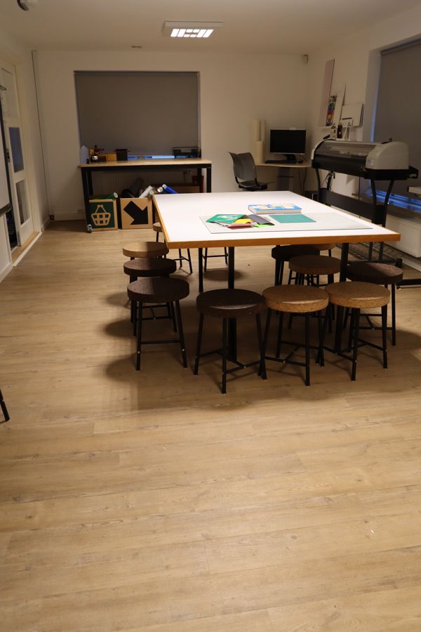 Produktionsskole med Wicanders Hydrocork Arcadian Soya Pine